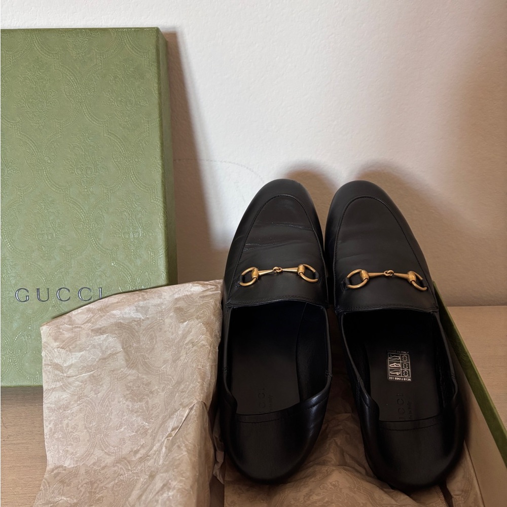 Gucci Women’s Black Leather Loafers with Horsebit